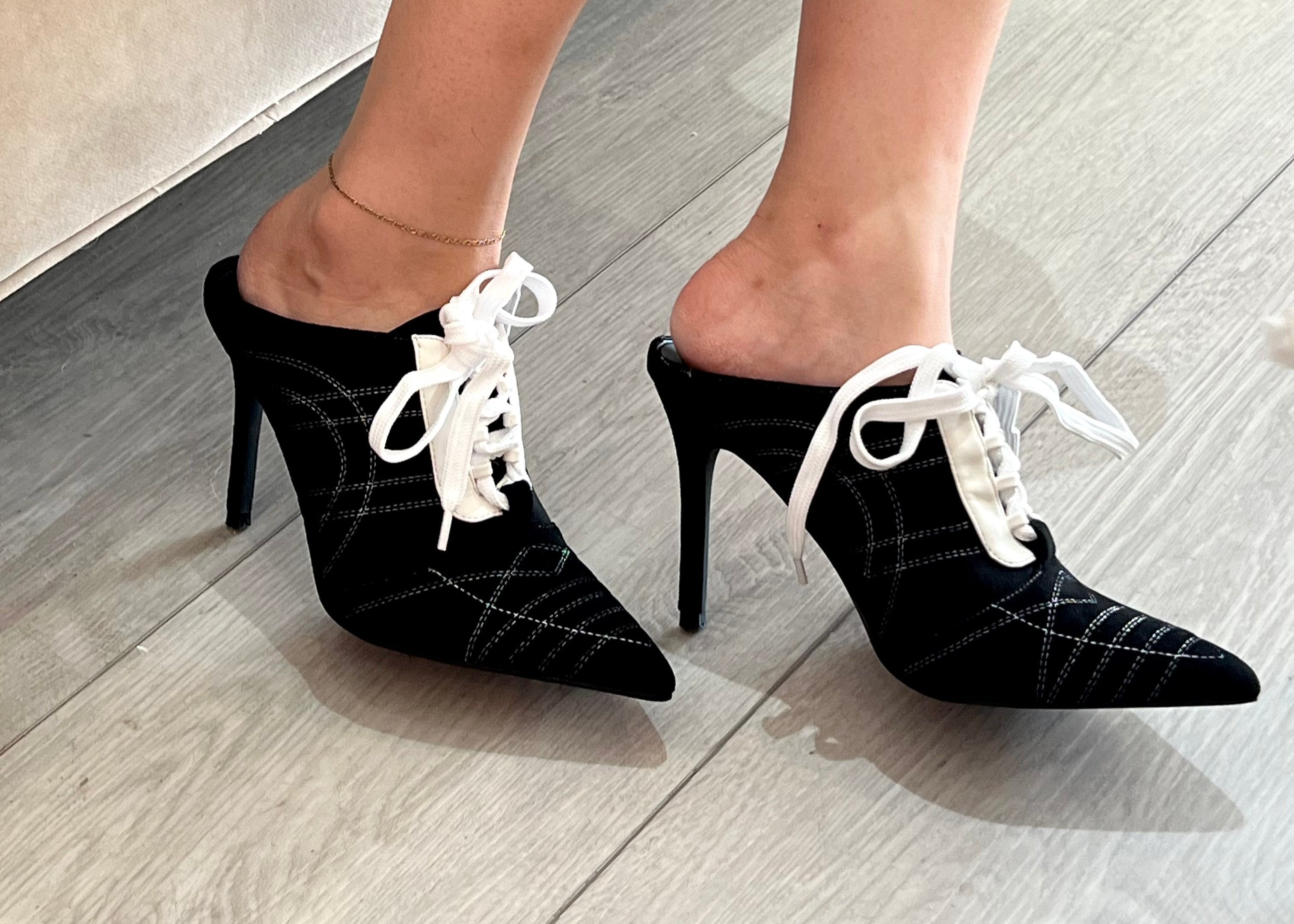 Advan- Black